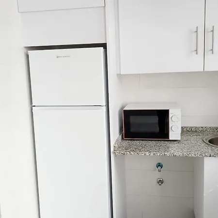 Estudio Cerca De La Playa Y Del Centro Del Pueblo Apartment