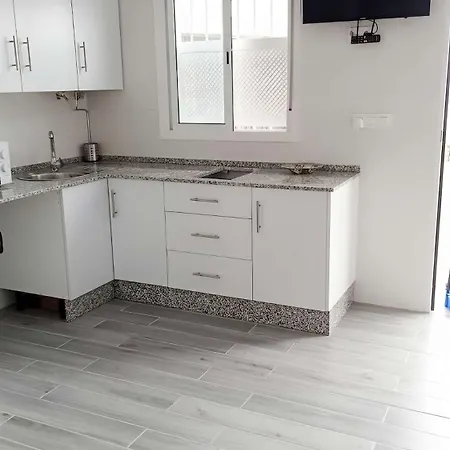 Estudio Cerca De La Playa Y Del Centro Del Pueblo Apartment *